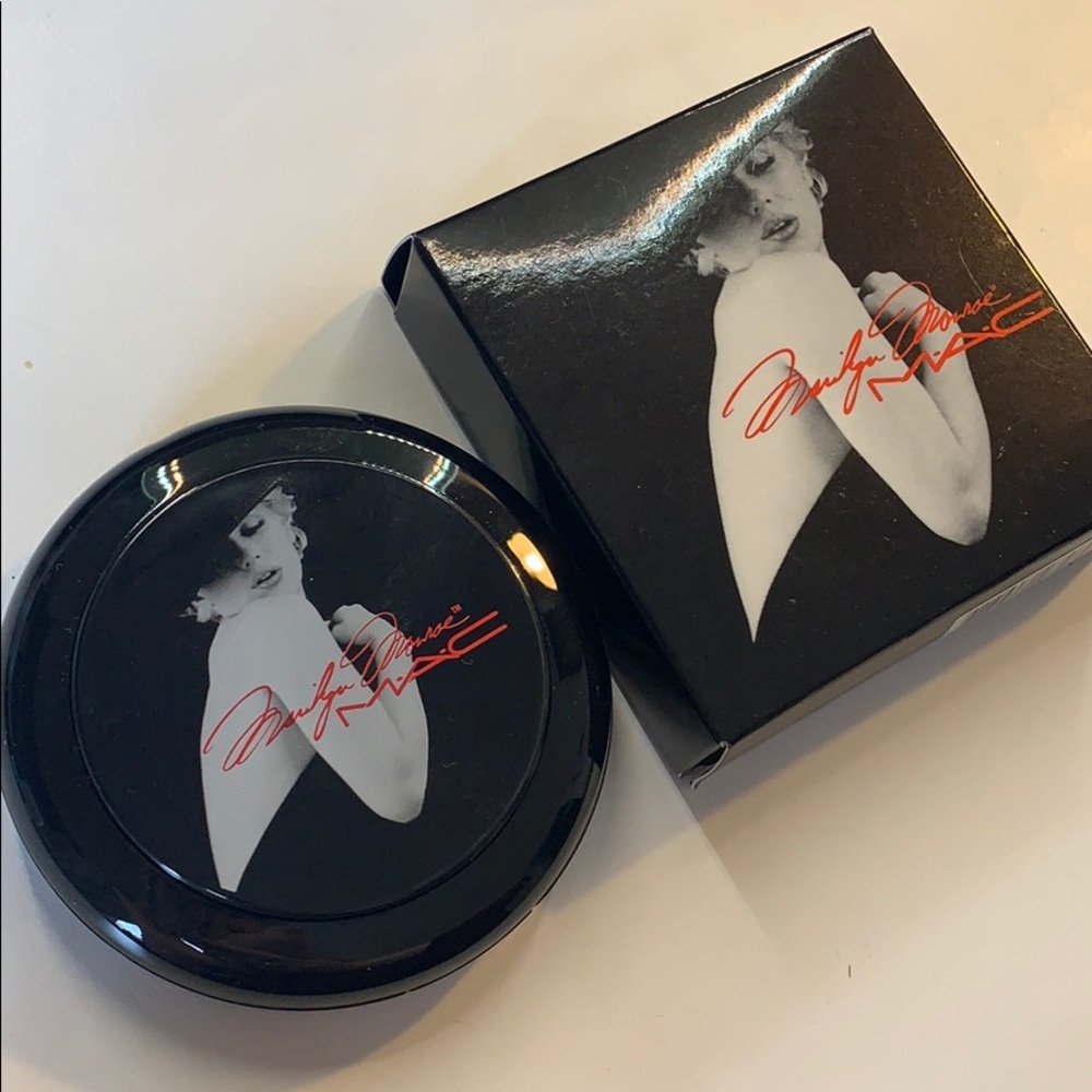 BNIB MAC Forever Marilyn beauty powder